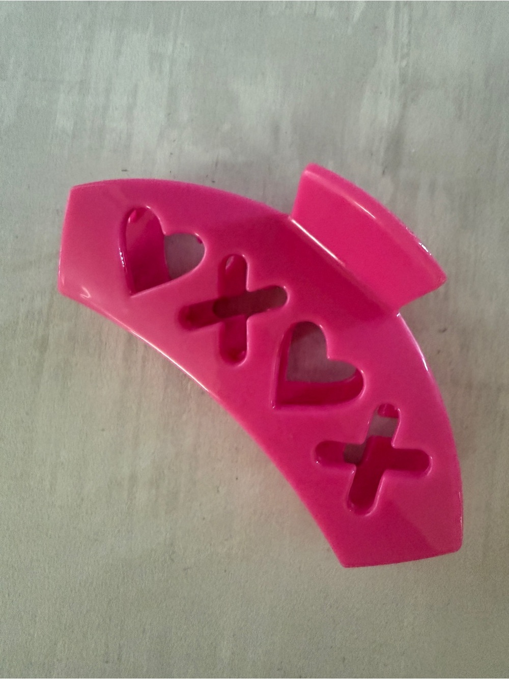 TELETIES Heart Cutout Hair Clip